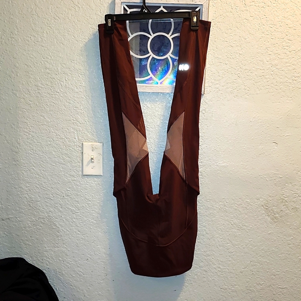 Lululemon maroon leggings LIKE NEW Size 0